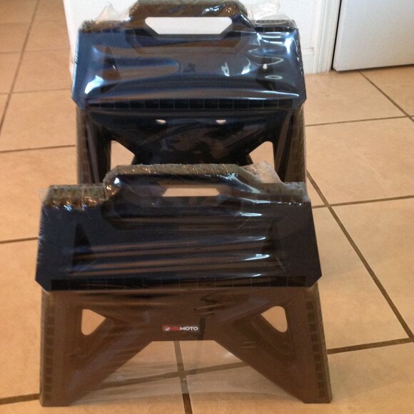 Stool Set - Picture 2 of 6